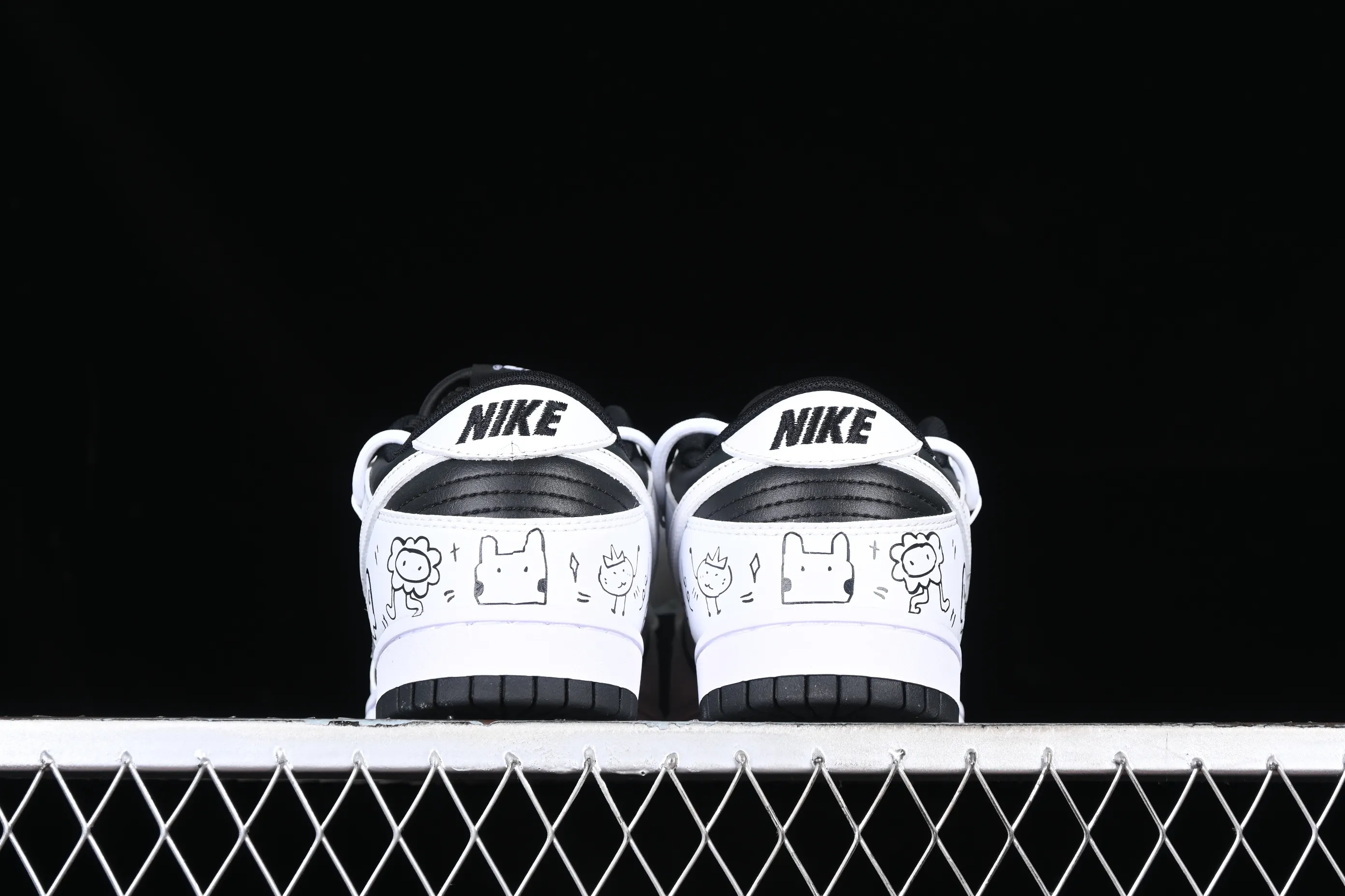 All categories Nk SB Dunk series Nk SB Dunk Low low-top sneakers Nk Dunk Low Reverse Panda-Little Monster SB strap low-top casual sneakers DD1391-100